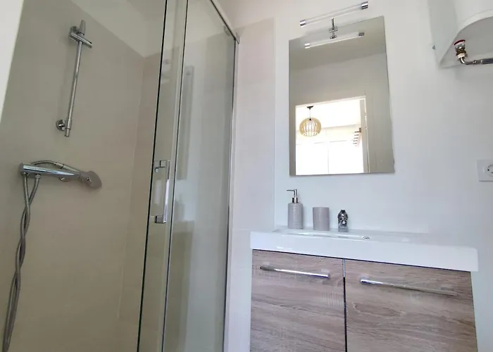 Grand Espace Et Confort A Proximite Des Facultes Apartmán