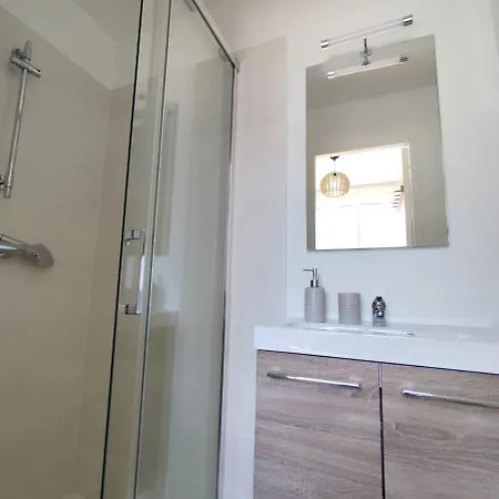 Grand Espace Et Confort A Proximite Des Facultes アパート