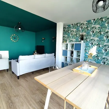 Grand Espace Et Confort A Proximite Des Facultes アパート